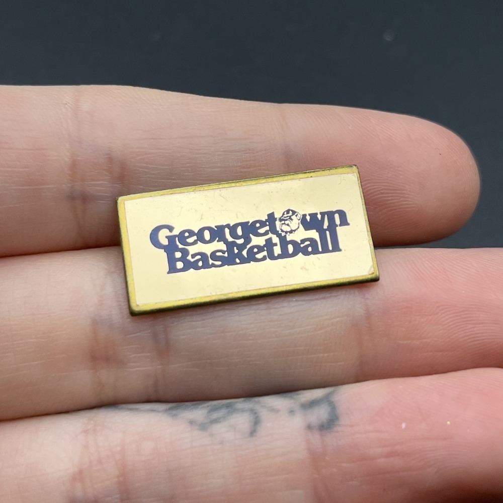Georgetown‎ Basketball Gold Tone Lapel Hat Pin